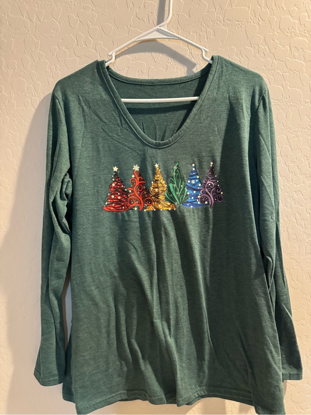Green Long-Sleeve Women's Top with Colorful Tree Motif